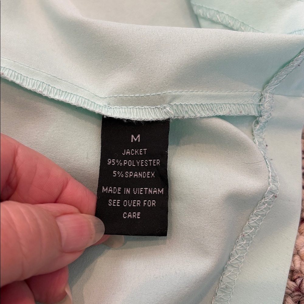 A. Byer Mint Green Open Front Women's Blazer. Medium - Picture 6 of 10